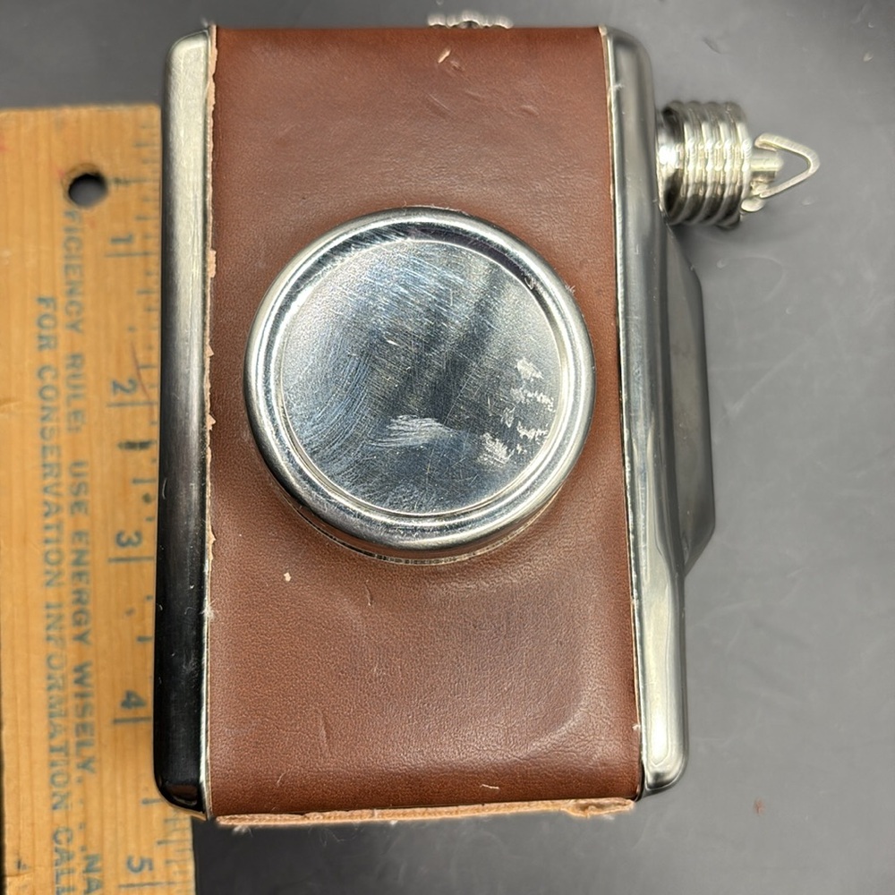 Camera shaped flask - Picture 12 of 12